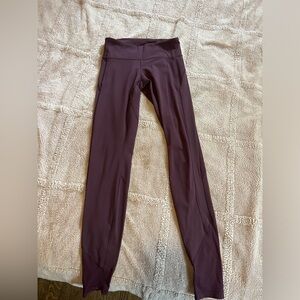 Lululemon In Movement HR Tight 25” - Plum Shadow size 4